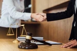 5 Reasons to Hire a Lawyer for Your Illinois Divorce