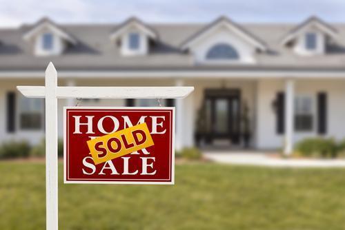 Reasons to Sell or Keep Your House During a Divorce